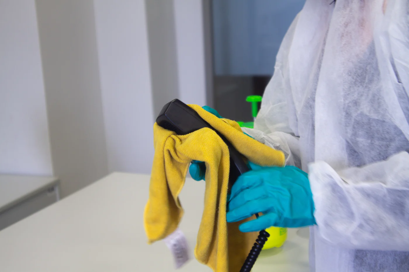 Hygieneregeln im Umgang mit Flächen und Wäsche