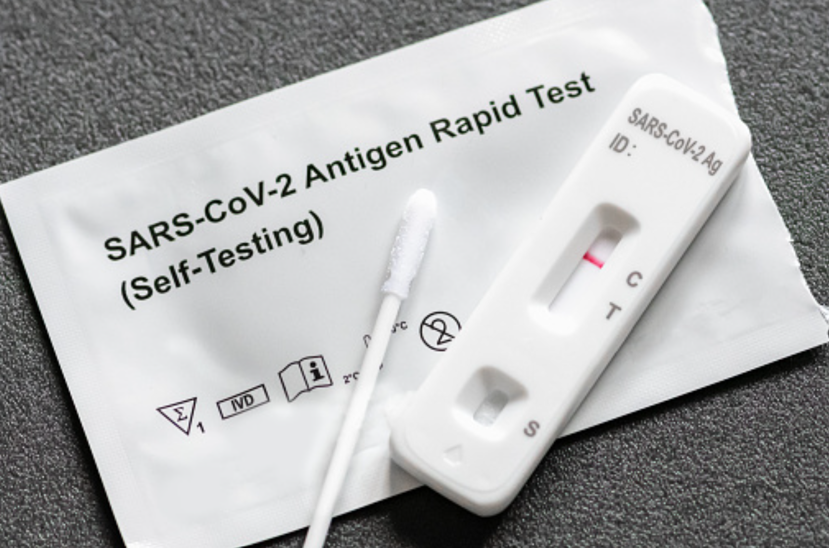 Kontrolle der Tests und Impfausweise (COVID-19)